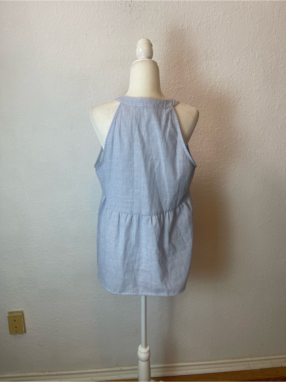 Savanna Jane Striped Embroidered Halter
Babydoll Top size L - Picture 3 of 7